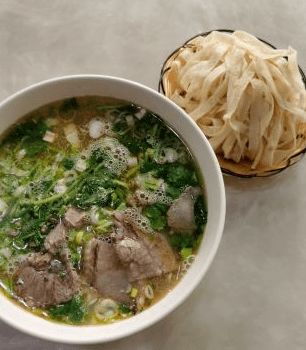 陽光美食團(tuán)盤點(diǎn) 鄭州牛肉湯榜單Top10新鮮出爐，一碗湯里的中原煙火氣