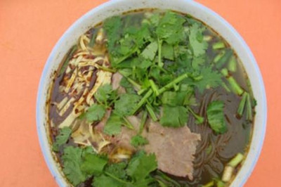 六千牛肉湯 臺(tái)南清晨限定的醇厚滋味